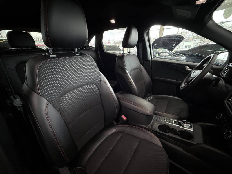 2025 Ford Escape ST-Line Select