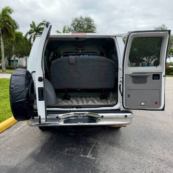 2011 Ford E-350