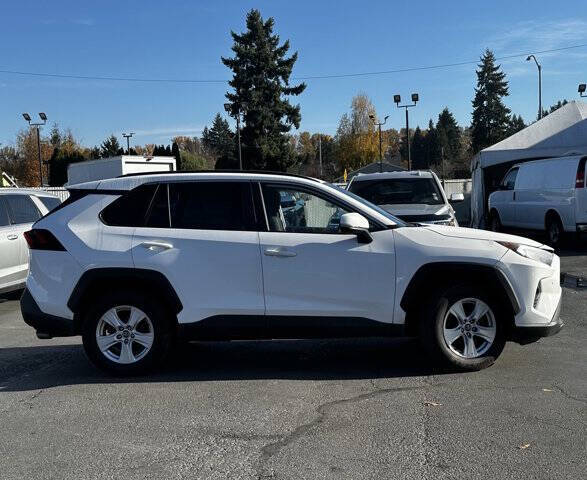 2020 Toyota RAV4 XLE