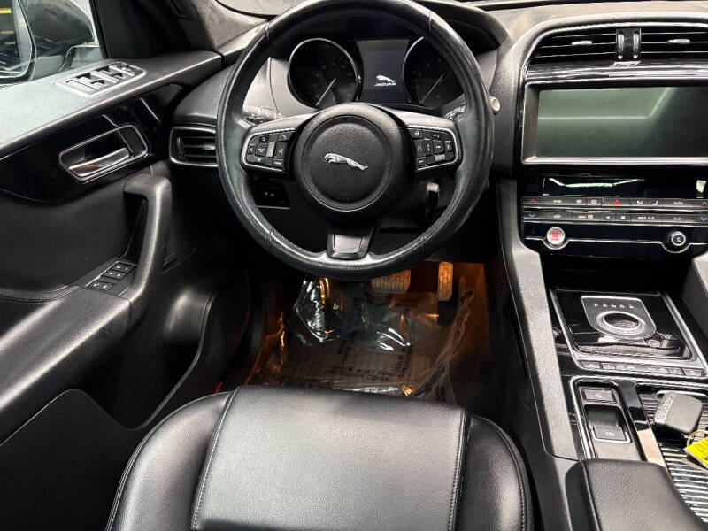 2020 Jaguar F-PACE 25t Premium