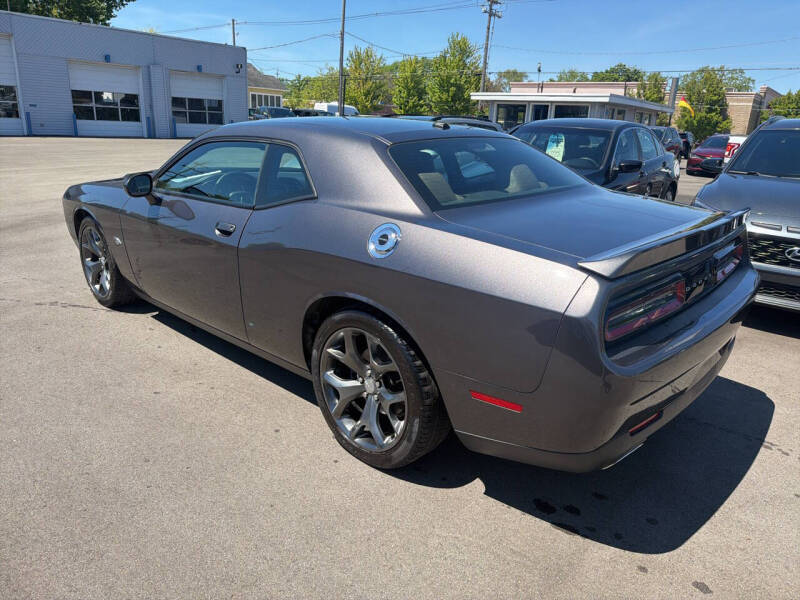 2015 Dodge Challenger SXT