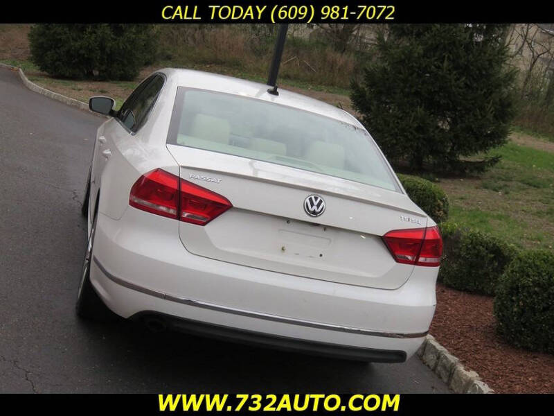 2014 Volkswagen Passat 1.8T SEL Premium PZEV