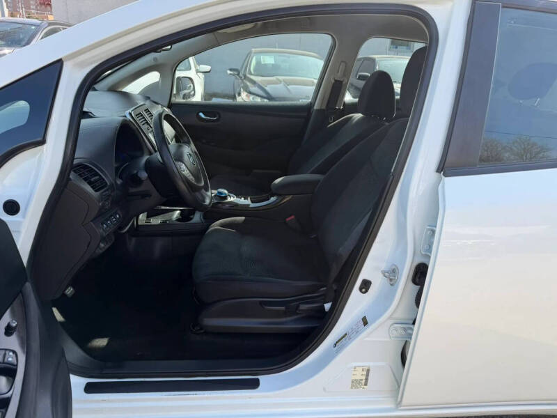2016 Nissan LEAF