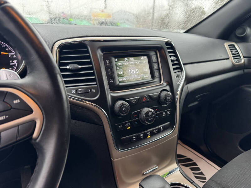 2017 Jeep Grand Cherokee Laredo E