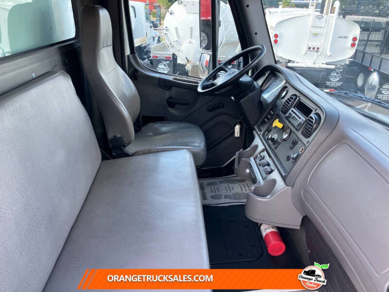 2017 Freightliner M2 106