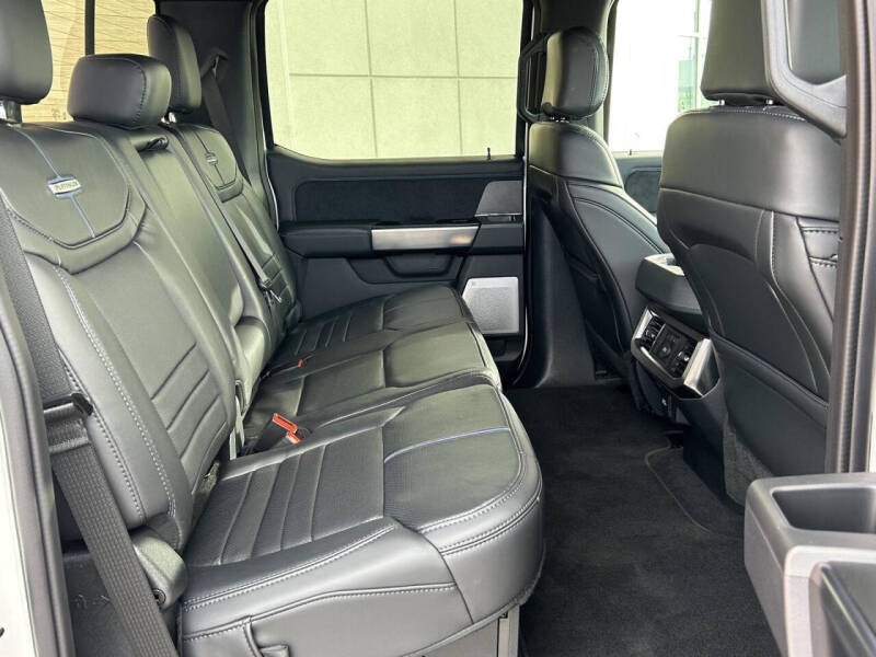 2025 Ford F-450 Super Duty Platinum