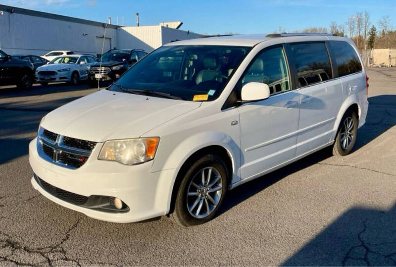 2014 Dodge Grand Caravan for sale at A & B Used Cars in Saint Albans WV