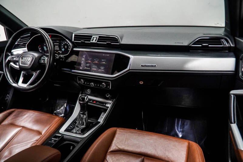 2022 Audi Q3 quattro Premium 40 TFSI