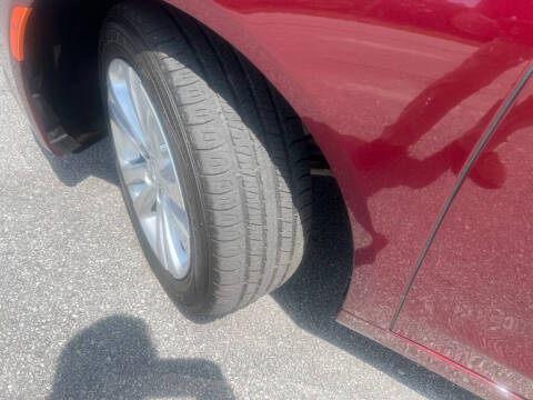 2017 Chrysler 200 Limited Platinum