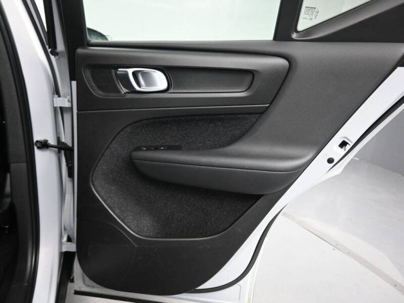 2021 Volvo XC40 T5 Momentum