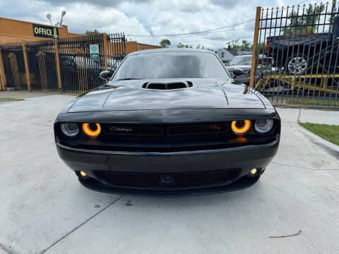 2016 Dodge Challenger 392 HEMI Scat Pack Shaker