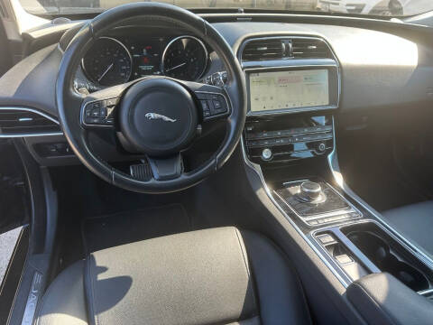 2019 Jaguar XE 25t