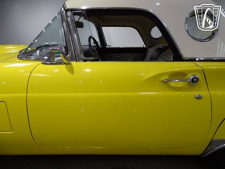 1957 Ford Thunderbird