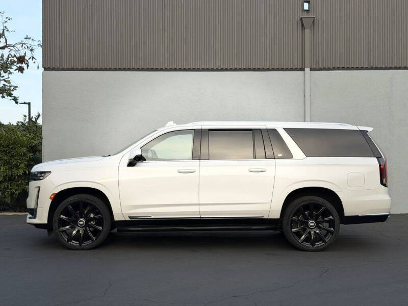 2022 Cadillac Escalade ESV Luxury