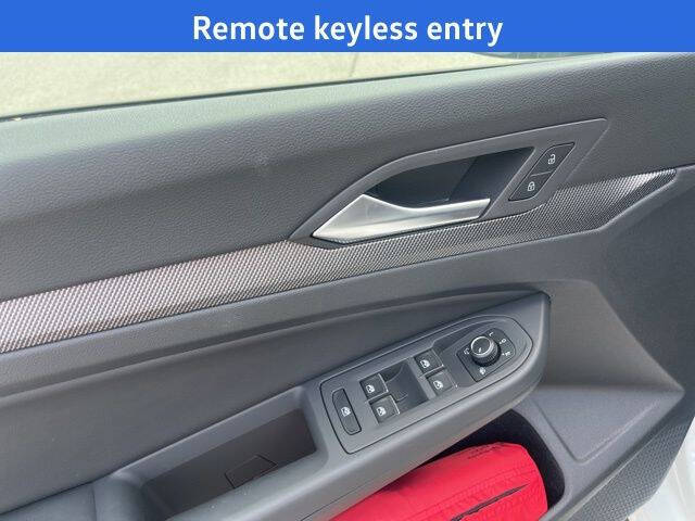 2025 Volkswagen Golf GTI SE