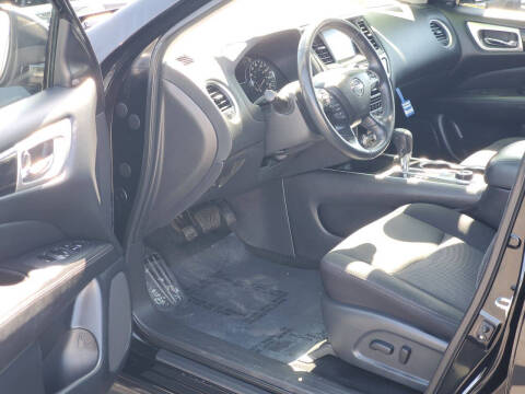 2020 Nissan Pathfinder SV