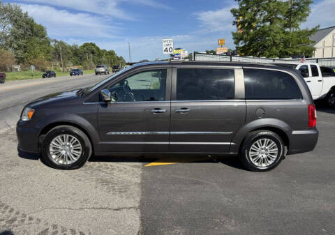 2015 Chrysler Town and Country Touring-L