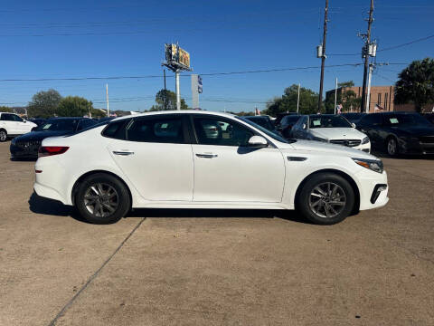 2020 Kia Optima LX