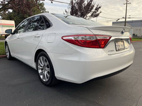 2017 Toyota Camry Hybrid XLE