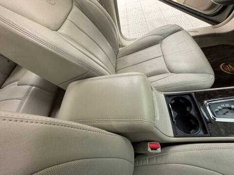 2010 Cadillac DTS Luxury Collection