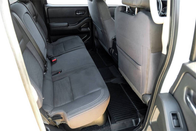 2022 Nissan Frontier SV