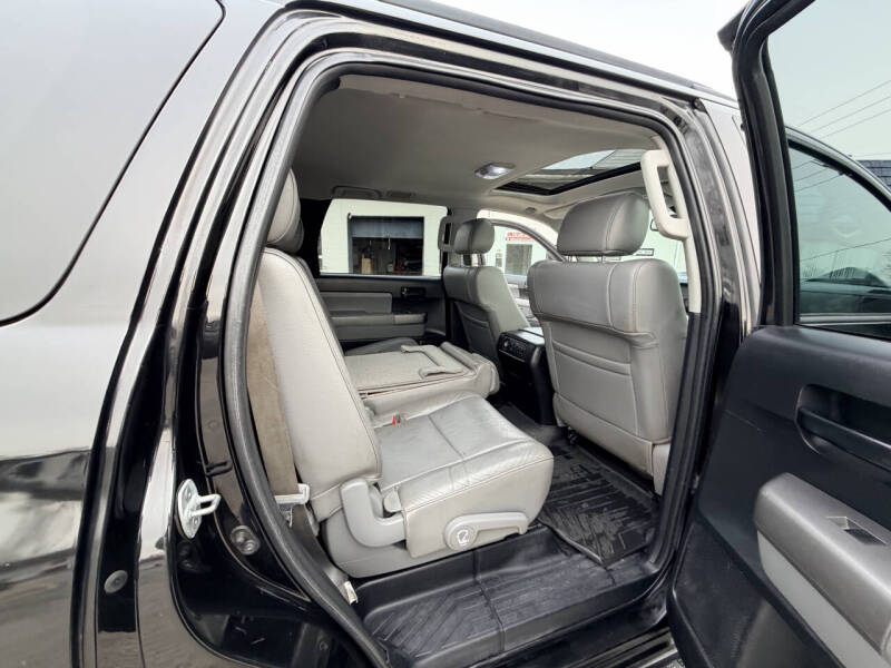2013 Toyota Sequoia SR5