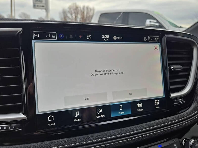 2026 Chrysler Pacifica Select