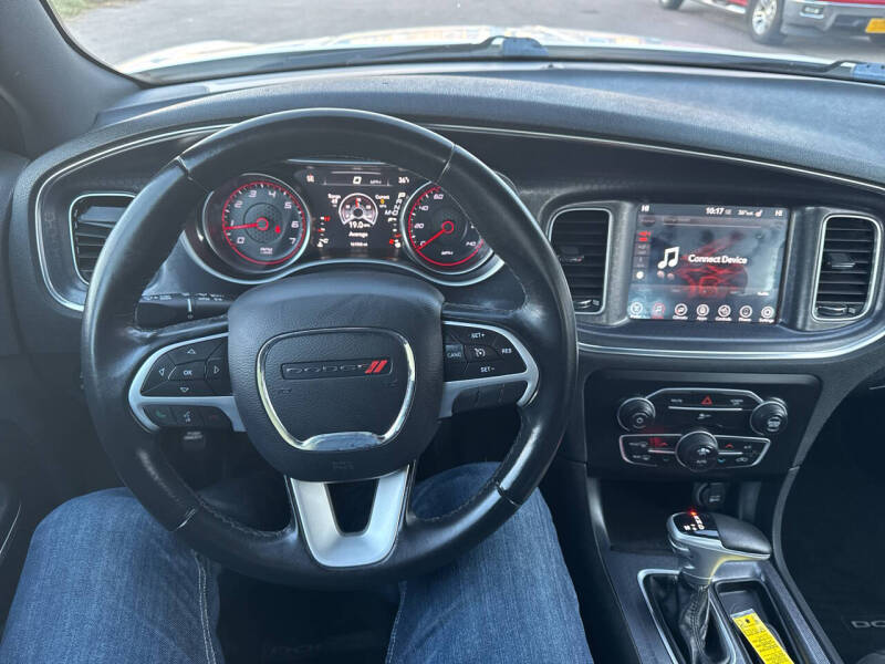 2017 Dodge Charger SXT