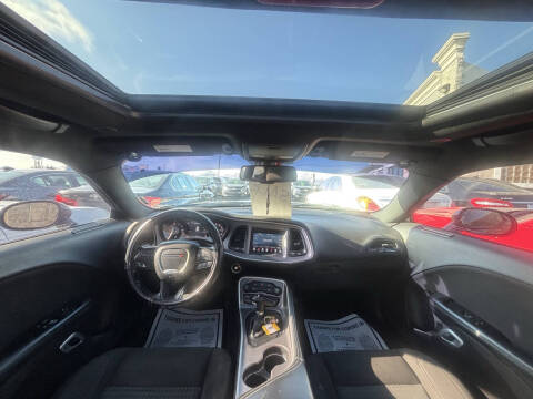 2021 Dodge Challenger SXT