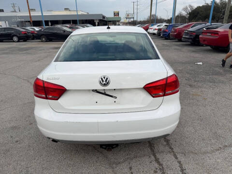 2012 Volkswagen Passat S PZEV