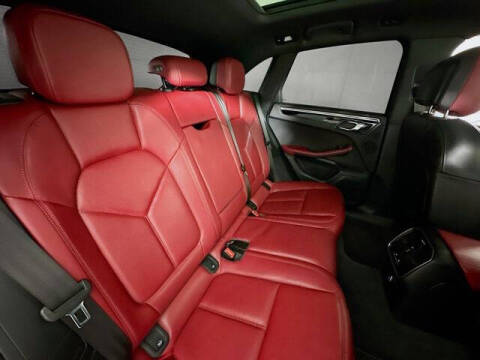 2023 Porsche Macan T