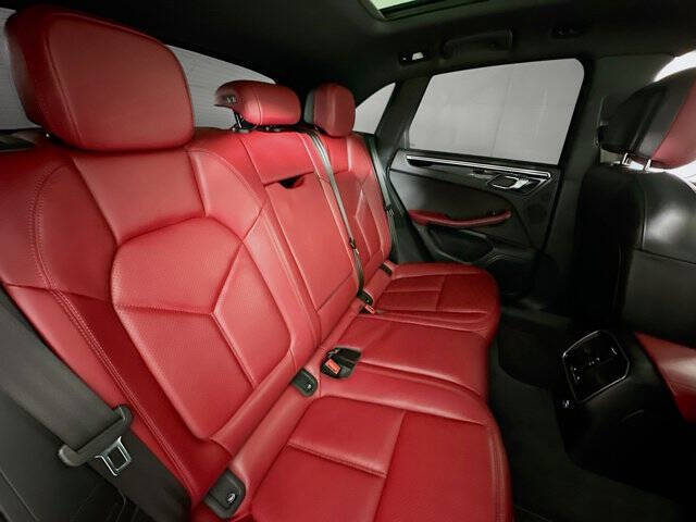 2023 Porsche Macan T