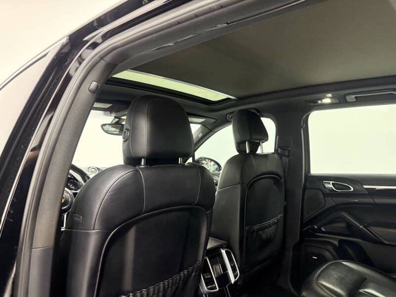 2016 Porsche Cayenne S E-Hybrid