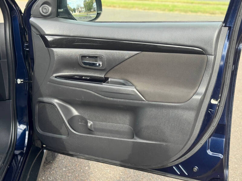 2016 Mitsubishi Outlander SE