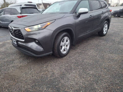 2022 Toyota Highlander LE