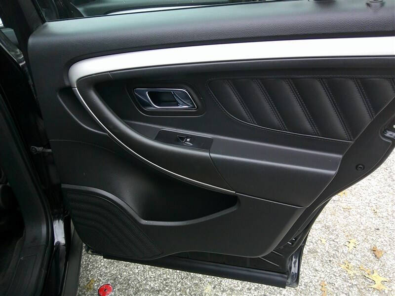 2018 Ford Taurus SEL