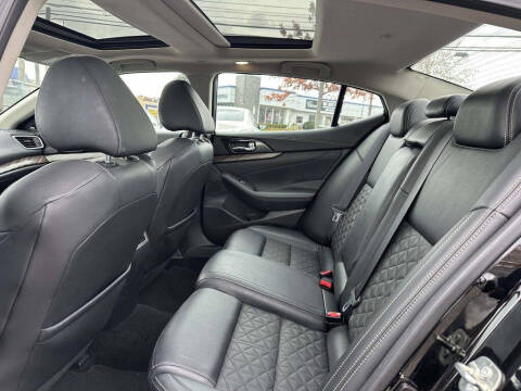 2017 Nissan Maxima Platinum