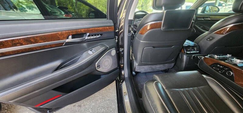 2018 Genesis G90