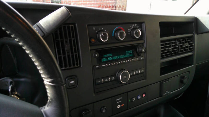 2023 Chevrolet Express 2500