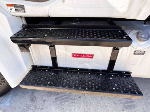 2020 Freightliner M2 106