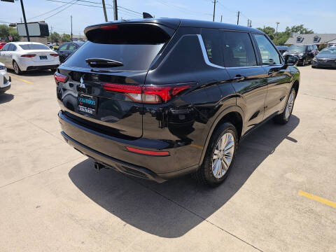 2022 Mitsubishi Outlander ES