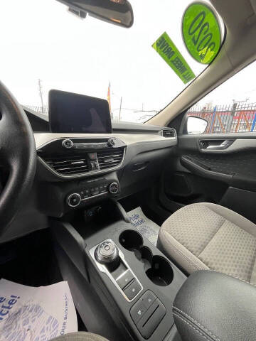 2020 Ford Escape SE