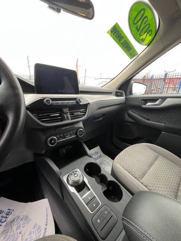 2020 Ford Escape SE