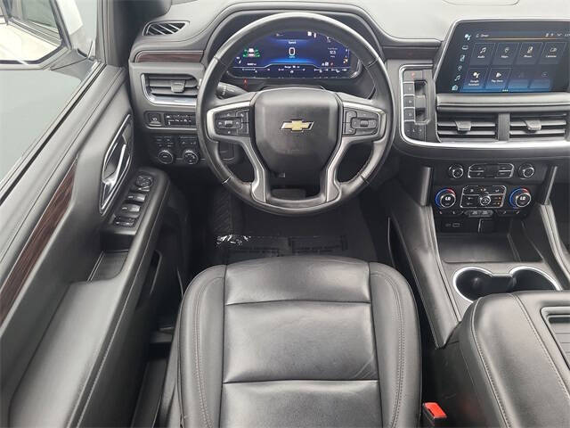 2023 Chevrolet Suburban LT