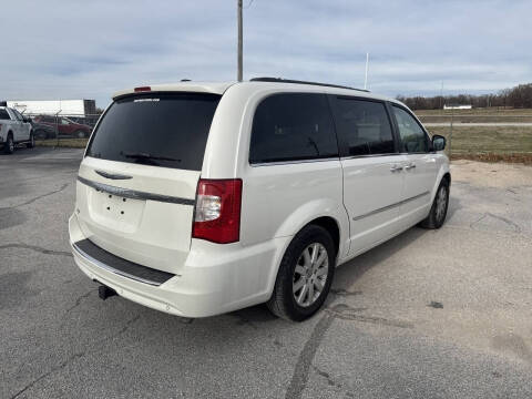 2012 Chrysler Town and Country Touring-L