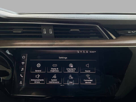 2019 Audi e-tron quattro Premium Plus