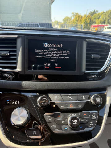 2020 Chrysler Pacifica Touring L