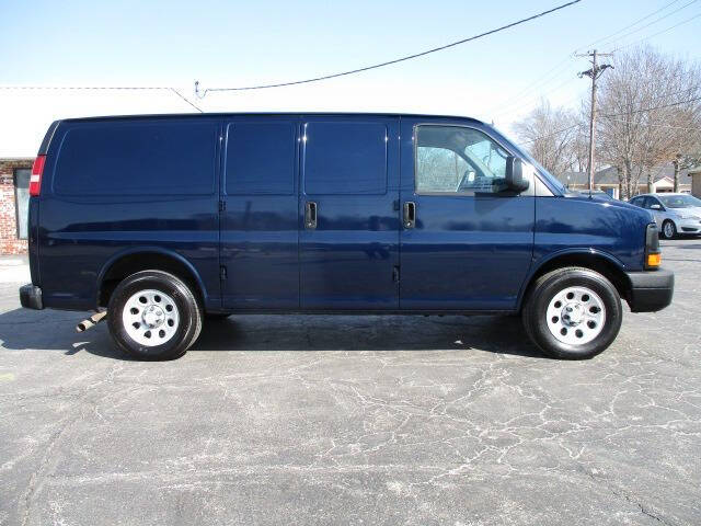 2010 Chevrolet Express for sale at Pinnacle Investments LLC in Lees Summit MO