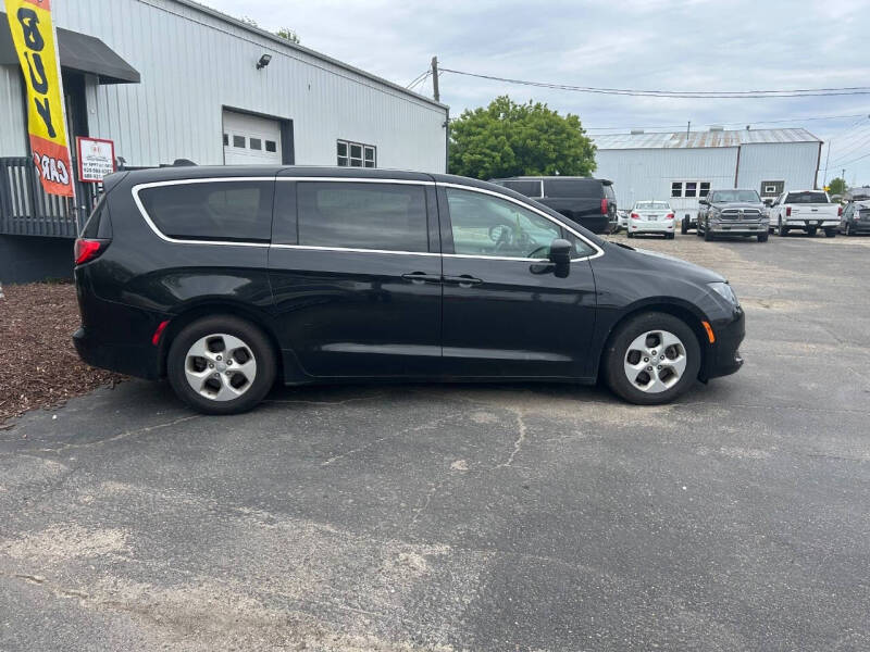 2017 Chrysler Pacifica LX