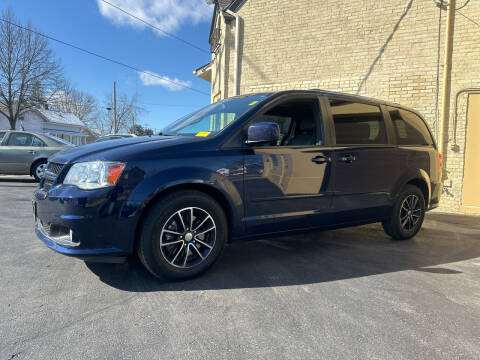 2017 Dodge Grand Caravan for sale at Strong Automotive in Watertown WI